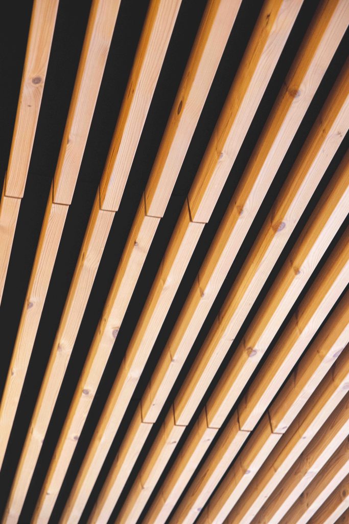 Puurimaelementti alaslasketussa katossa